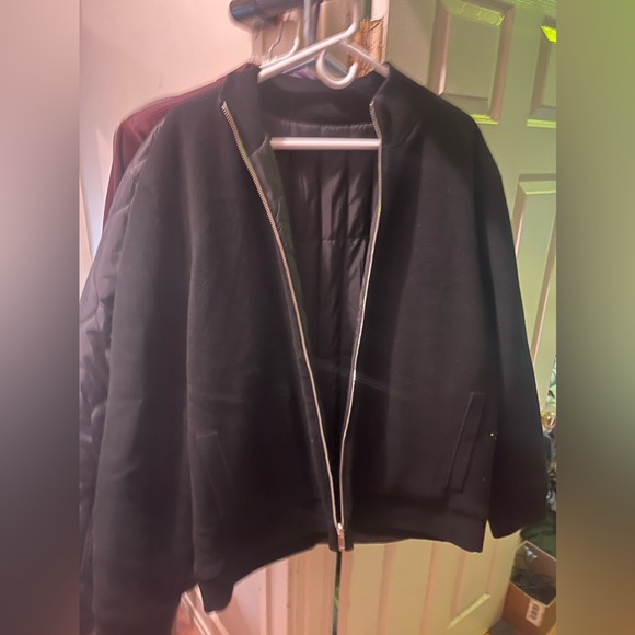 Large nice black reservable jacket/ Nordstrom’s. Holds heat well, shiny zipper - Picture 3 of 4